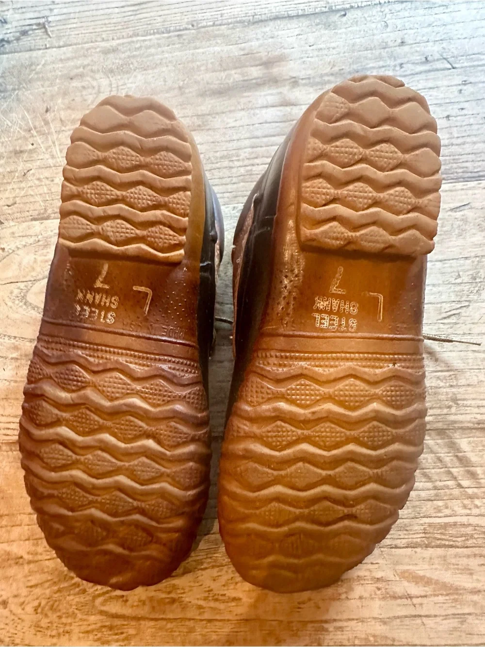 🦆Vintage  Preppy La Crosse Duck shoe size 7